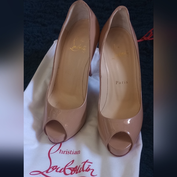 Christian Louboutin Paris - Picture 2 of 4